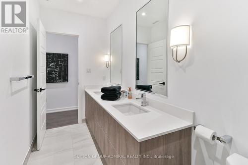 3658 Ferretti Court, Innisfil, ON - Indoor Photo Showing Bathroom