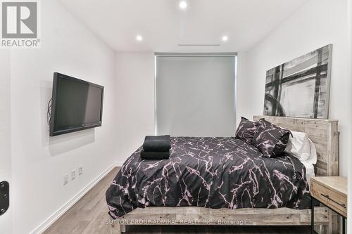 3658 Ferretti Court, Innisfil, ON - Indoor Photo Showing Bedroom