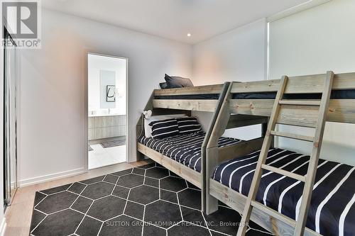 3658 Ferretti Court, Innisfil, ON - Indoor Photo Showing Bedroom
