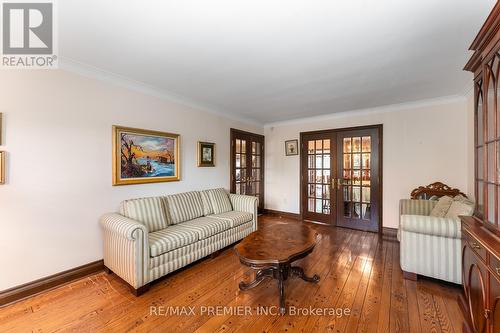 415 Wycliffe Avenue, Vaughan, ON - Indoor Photo Showing Living Room