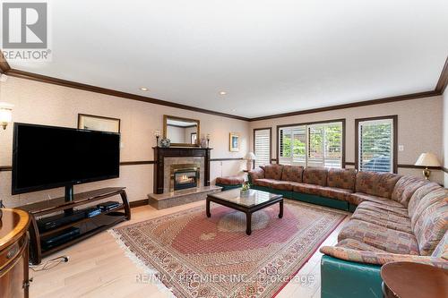 415 Wycliffe Avenue, Vaughan, ON - Indoor Photo Showing Living Room With Fireplace