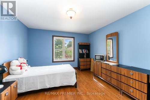 415 Wycliffe Avenue, Vaughan, ON - Indoor Photo Showing Bedroom
