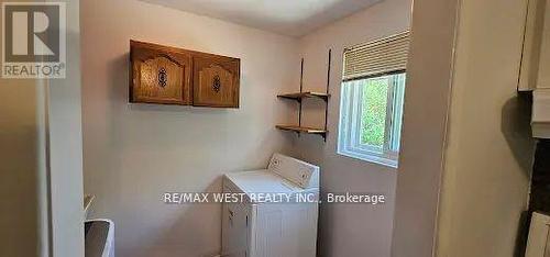 9 - 115 Henderson Avenue, Markham, ON - Indoor Photo Showing Laundry Room