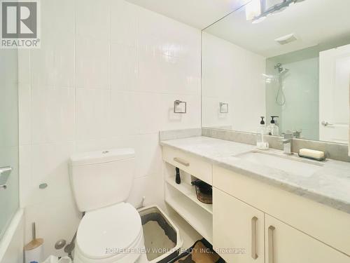 201 - 60 Montclair Avenue, Toronto (Forest Hill South), ON - Indoor Photo Showing Bathroom