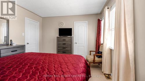 19 Dunlop Court, Brampton, ON - Indoor Photo Showing Bedroom