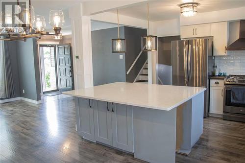 800 Rosedale Avenue, Sarnia, ON - Indoor Photo Showing Kitchen With Upgraded Kitchen