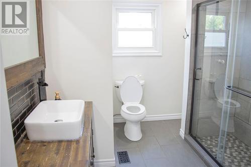 800 Rosedale Avenue, Sarnia, ON - Indoor Photo Showing Bathroom