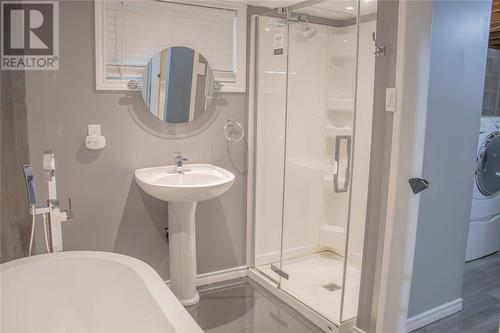 800 Rosedale Avenue, Sarnia, ON - Indoor Photo Showing Bathroom