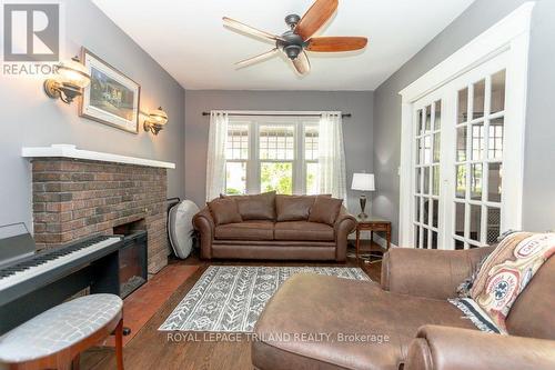 9 Erie Avenue, London, ON - Indoor Photo Showing Living Room With Fireplace