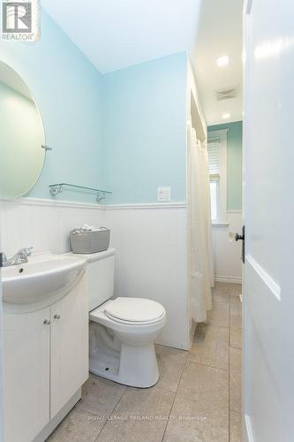 9 Erie Avenue, London, ON - Indoor Photo Showing Bathroom