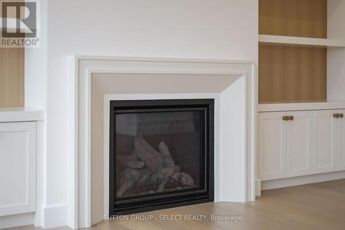 5 Sycamore Road, Southwold (Talbotville), ON - Indoor Photo Showing Living Room With Fireplace