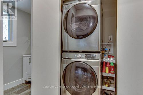 11 Woodborough Street, London, ON - Indoor Photo Showing Laundry Room