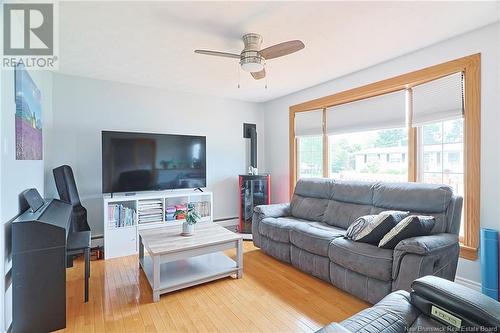 18 Bird Street, Nackawic, NB - Indoor Photo Showing Living Room