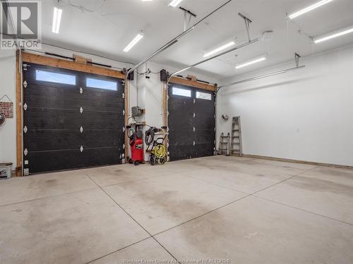 909A Concession 2, Amherstburg, ON - Indoor Photo Showing Garage