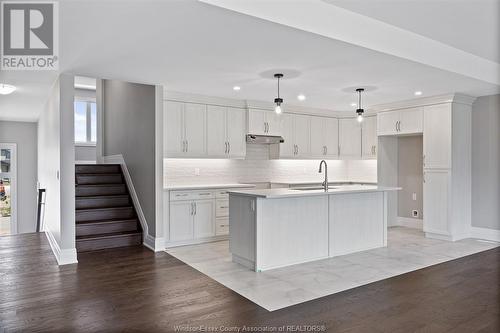 104 Jones Street, Essex, ON - Indoor Photo Showing Kitchen With Upgraded Kitchen