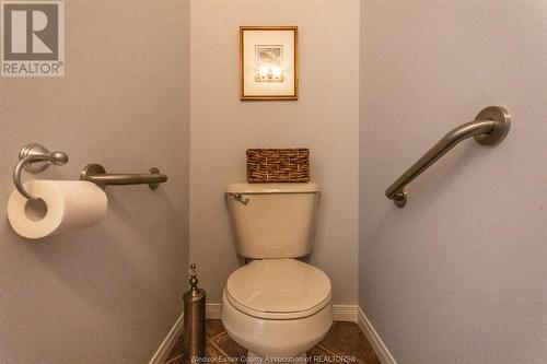 417 Sand Point Court, Windsor, ON - Indoor Photo Showing Bathroom