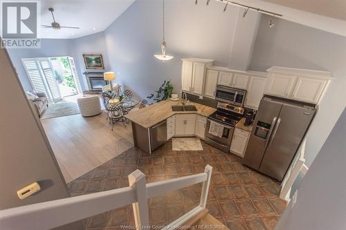 417 Sand Point Court, Windsor, ON - Indoor Photo Showing Kitchen