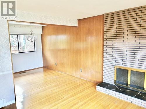 3280 Jesmond Avenue, Richmond, BC - Indoor Photo Showing Other Room With Fireplace