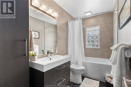 420 Victory Street, Lasalle, ON - Indoor Photo Showing Bathroom