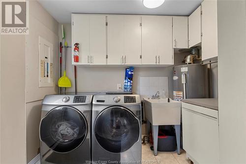 420 Victory Street, Lasalle, ON - Indoor Photo Showing Laundry Room