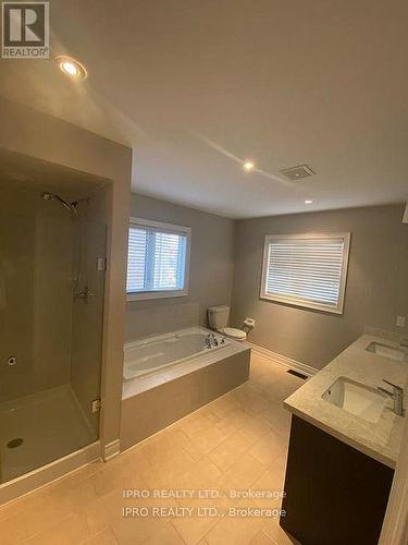 35 Prudham Crescent, Hamilton, ON - Indoor Photo Showing Bathroom