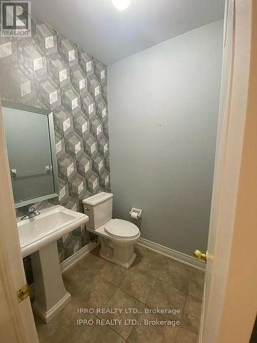35 Prudham Crescent, Hamilton, ON - Indoor Photo Showing Bathroom