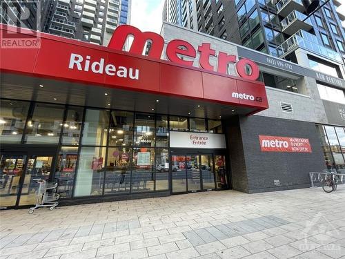 Enjoy the convenience of living across the street from the newly opened Metro Gourmet Grocery Store. - 179 George Street Unit#303, Ottawa, ON - Outdoor