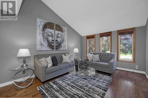 25 Bridlewood Drive, Guelph, ON - Indoor Photo Showing Living Room