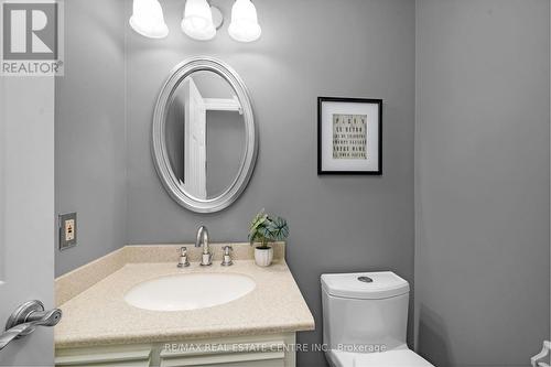 25 Bridlewood Drive, Guelph, ON - Indoor Photo Showing Bathroom