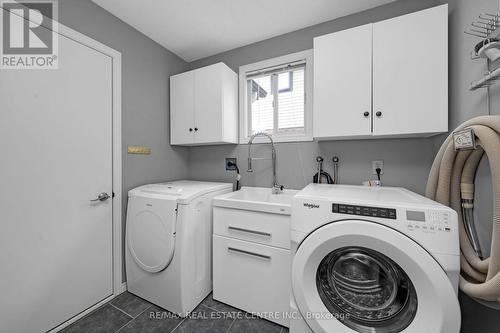25 Bridlewood Drive, Guelph, ON - Indoor Photo Showing Laundry Room