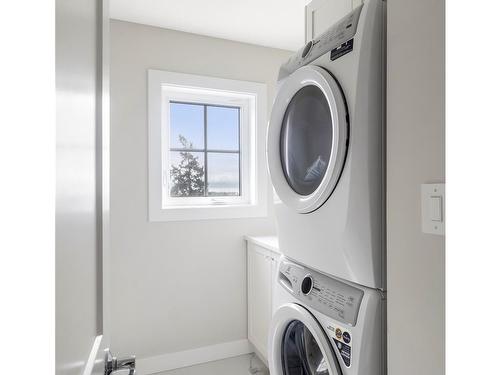 7052 Brailsford Pl, Sooke, BC - Indoor Photo Showing Laundry Room