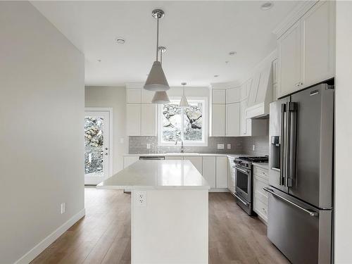 7052 Brailsford Pl, Sooke, BC - Indoor Photo Showing Kitchen With Stainless Steel Kitchen With Upgraded Kitchen