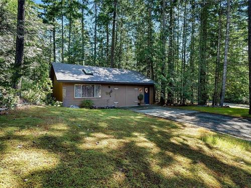 1120 Spider Lake Rd, Qualicum Beach, BC 