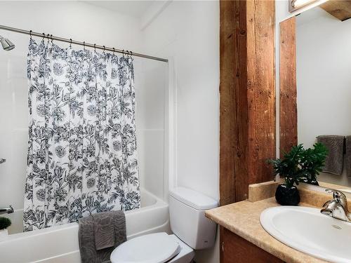 318-599 Pandora Ave, Victoria, BC - Indoor Photo Showing Bathroom