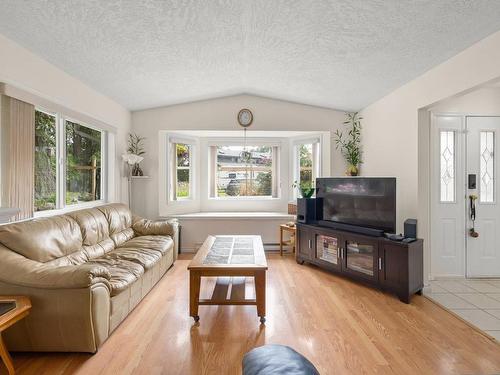 678 Cartmel Close, Langford, BC - Indoor Photo Showing Living Room