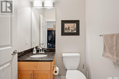 406 Wilkins Crescent, Saskatoon, SK - Indoor Photo Showing Bathroom