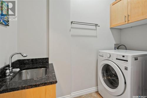 406 Wilkins Crescent, Saskatoon, SK - Indoor Photo Showing Laundry Room