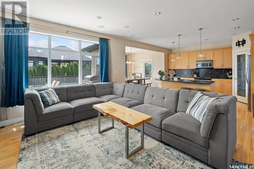 406 Wilkins Crescent, Saskatoon, SK - Indoor Photo Showing Living Room