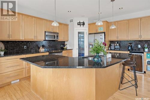 406 Wilkins Crescent, Saskatoon, SK - Indoor Photo Showing Kitchen With Upgraded Kitchen
