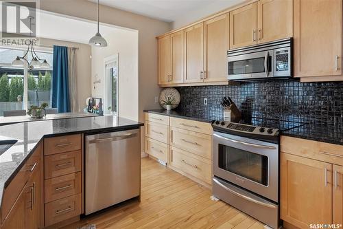 406 Wilkins Crescent, Saskatoon, SK - Indoor Photo Showing Kitchen With Stainless Steel Kitchen With Upgraded Kitchen