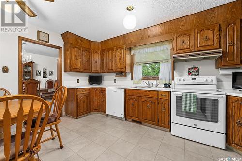 1 Calypso Drive, Moose Jaw, SK - Indoor Photo Showing Kitchen With Double Sink
