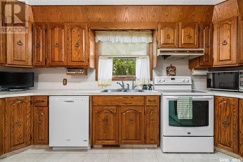 1 Calypso Drive, Moose Jaw, SK - Indoor Photo Showing Kitchen With Double Sink