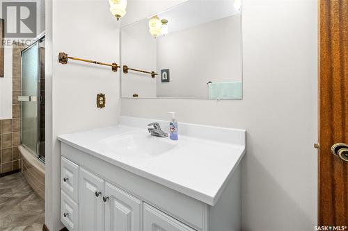 1 Calypso Drive, Moose Jaw, SK - Indoor Photo Showing Bathroom