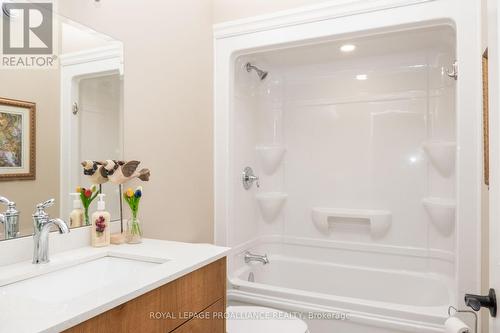 29 Autumn Grove, Quinte West, ON - Indoor Photo Showing Bathroom