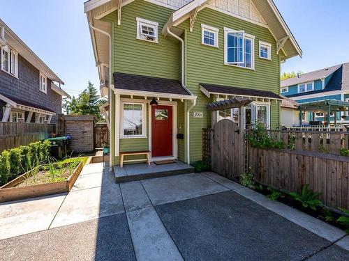 B-919 2Nd St, Courtenay, BC - Outdoor With Exterior