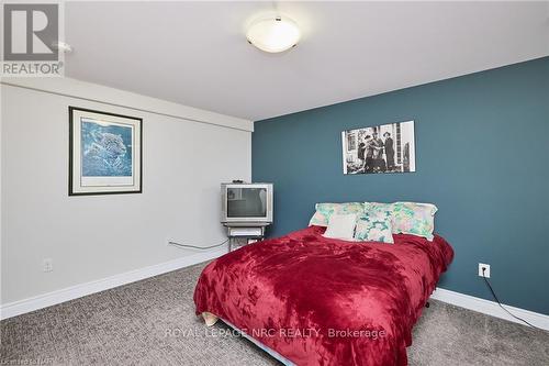9 Sassafras Row, Fort Erie, ON - Indoor Photo Showing Bedroom