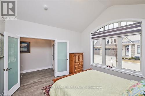 9 Sassafras Row, Fort Erie, ON - Indoor Photo Showing Bedroom