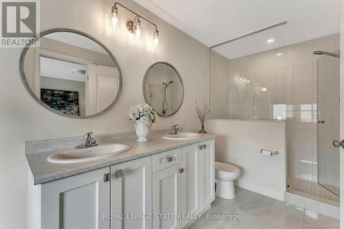 327 Raymond Road, Hamilton (Ancaster), ON - Indoor Photo Showing Bathroom