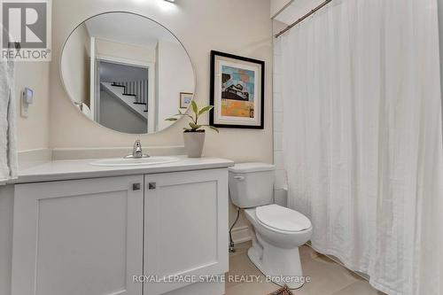 327 Raymond Road, Hamilton (Ancaster), ON - Indoor Photo Showing Bathroom