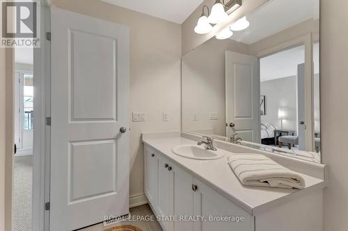 327 Raymond Road, Hamilton (Ancaster), ON - Indoor Photo Showing Bathroom